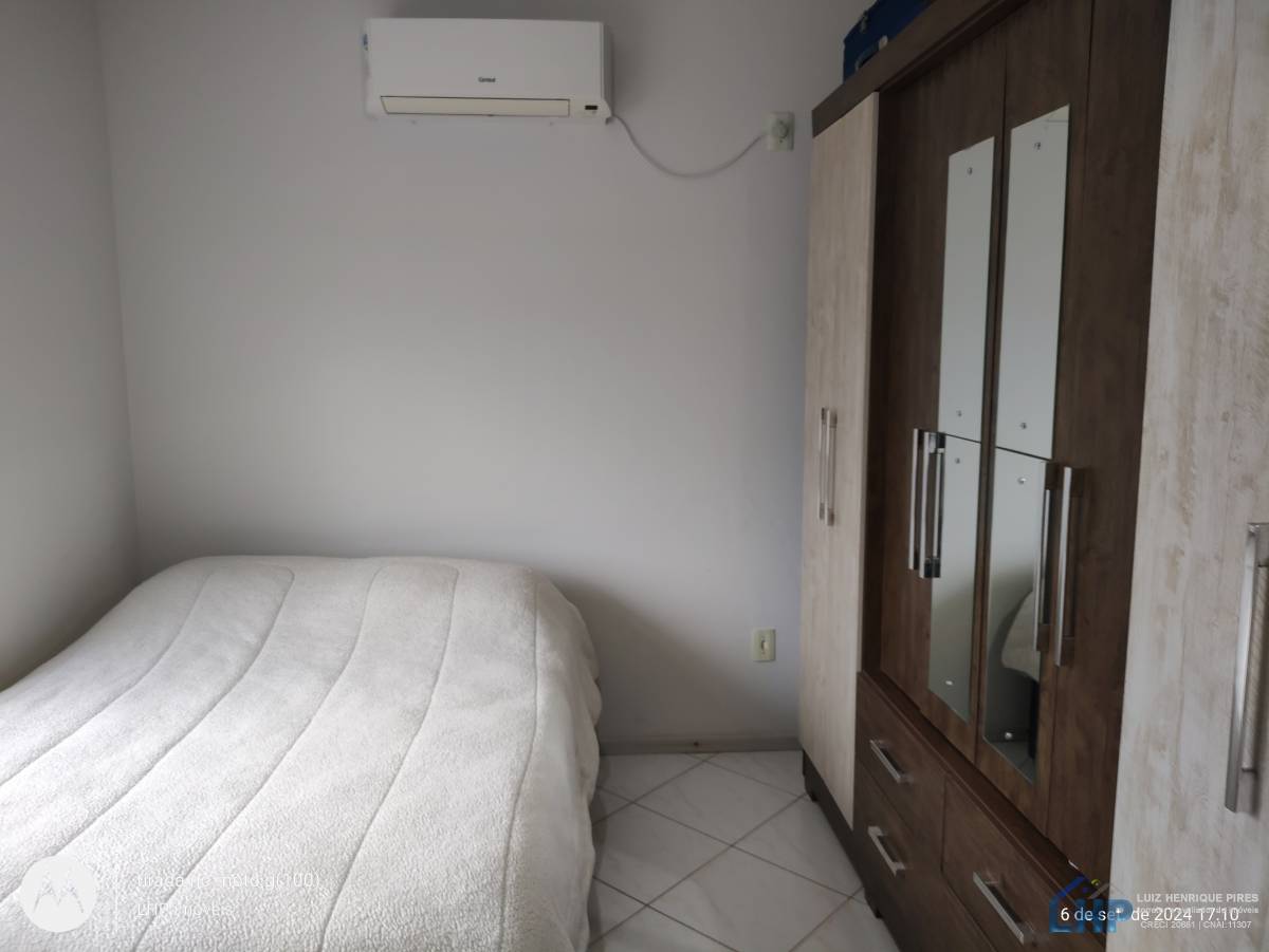 Casa para Venda no bairro Costeira do Pirajubaé