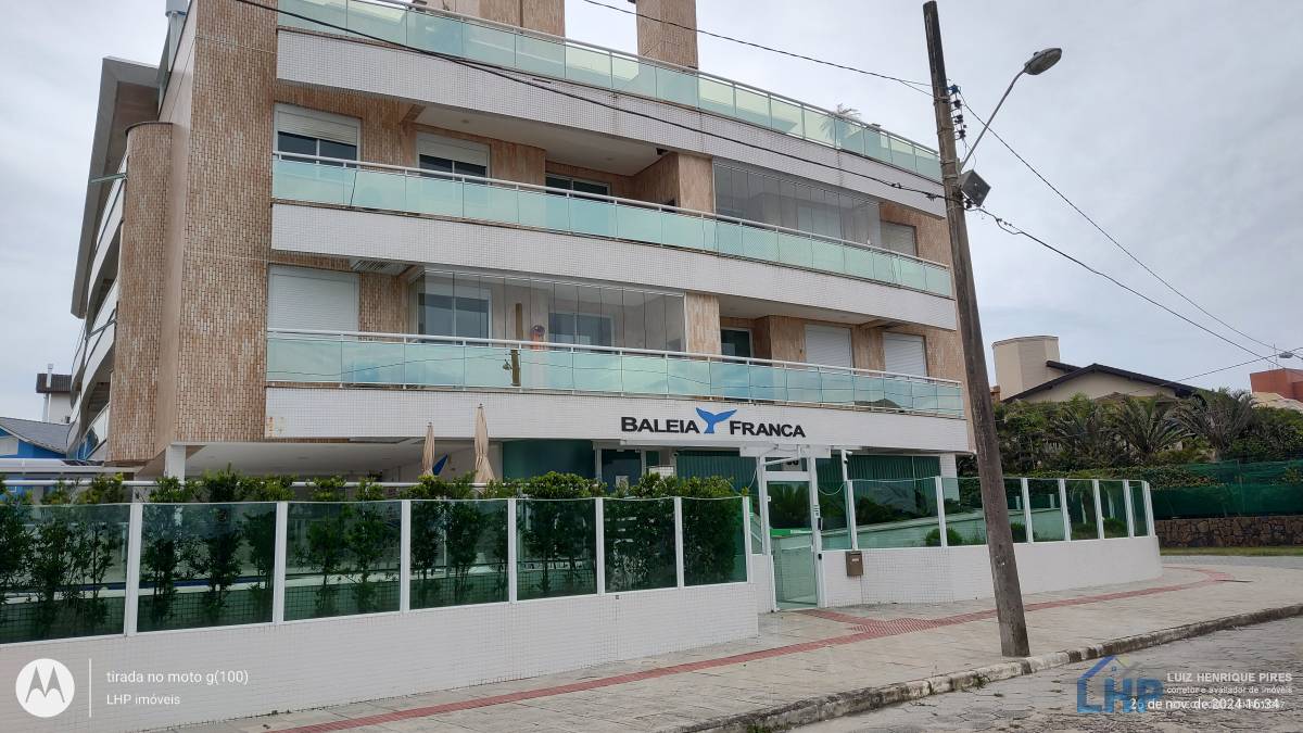 Apartamento no bairro Balneário dos Açores em Florianópolis